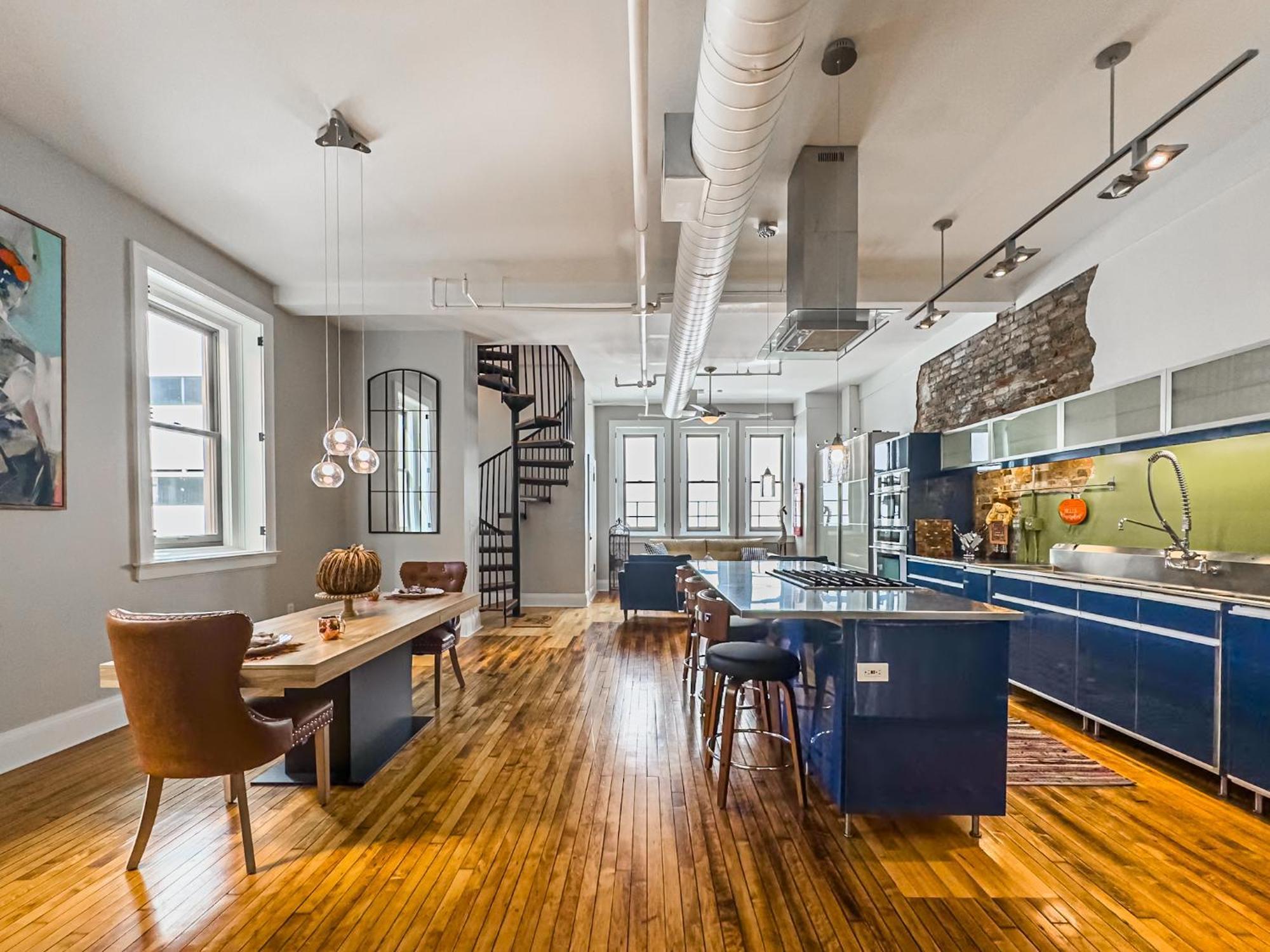 The Historic Lyric Penthouse With Private Rooftop Cincinnati Exterior photo